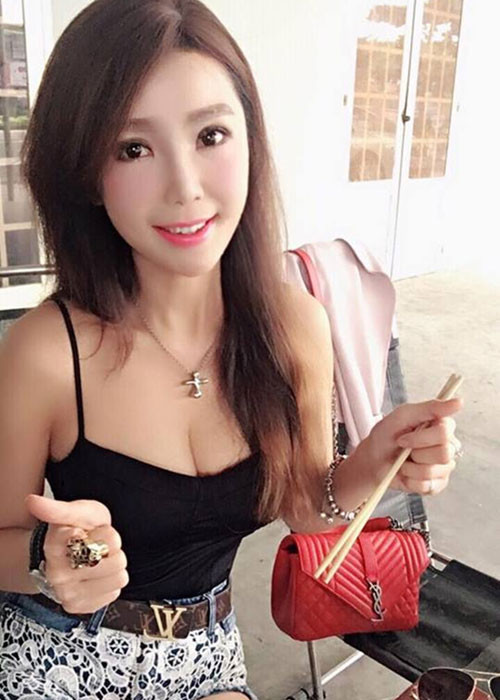 Tuy nhiên, cô không có ý định trở về quê nhà hoạt động. Lý do Helen Thanh Đào đưa ra là "ở Việt Nam bây giờ, có quá nhiều nghệ sĩ nổi tiếng. Ở Đài Loan, showbiz không phát triển rầm rộ như Hàn Quốc hay Việt Nam nhưng nó vẫn ổn định".