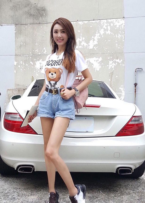 Thân hình săn chắc, gợi cảm của mỹ nhân U40.