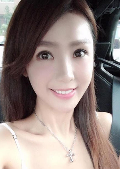 Chia sẻ trong bài phỏng vấn mới đây với truyền thông Việt Nam, diễn viên sinh năm 1978 cho biết, cuộc sống hiện tại của cô vẫn ổn và được mọi người yêu thương.