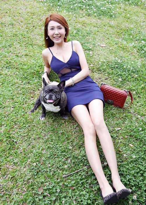 Mỗi khi đi công tác hoặc về Việt Nam, chú chó cưng được chồng cũ cô chăm sóc giúp.