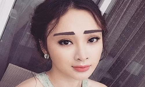 Lông mày xấu xí khiến bạn muốn xóa xăm