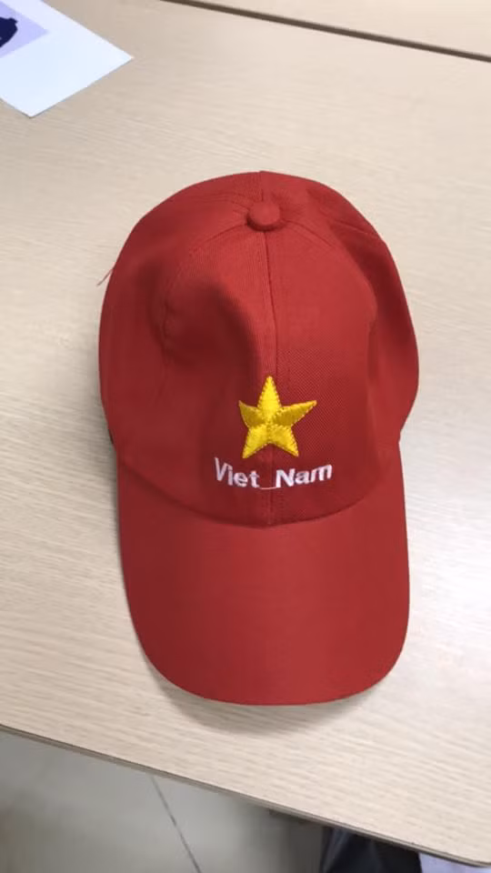 Mũ đỏ sao vàng. Ảnh: Facebook.