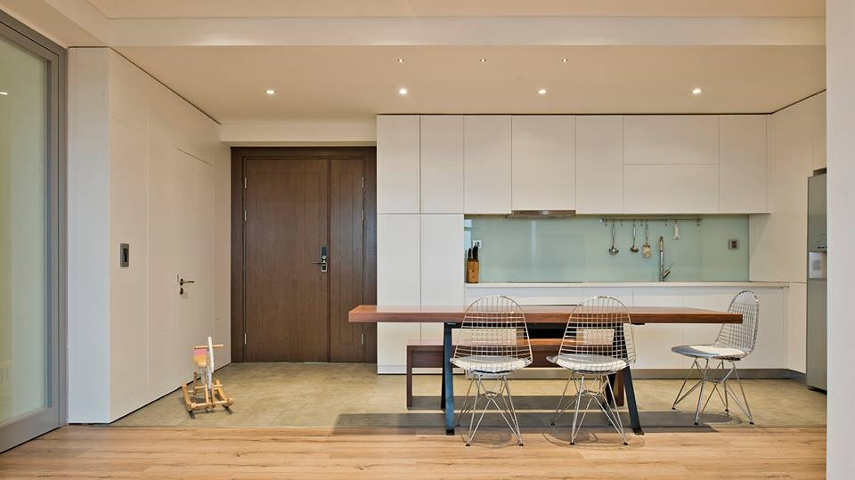 Tủ bếp kịch trần là giải pháp tối ưu gia tăng không gian lưu trữ.