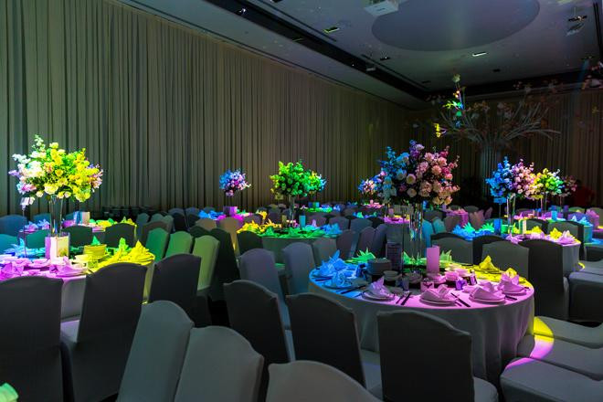 Món chính gồm gà uyên ương, bào ngư, cá tuyết, bò nướng...Ảnh: 2sao.