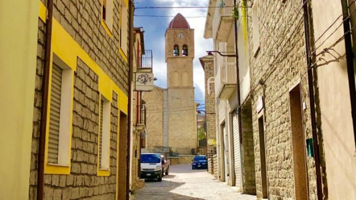 Theo CNN, chi phí sửa chữa cho mỗi ngôi nhà này khoảng 25.000 USD. Ảnh: Publika.