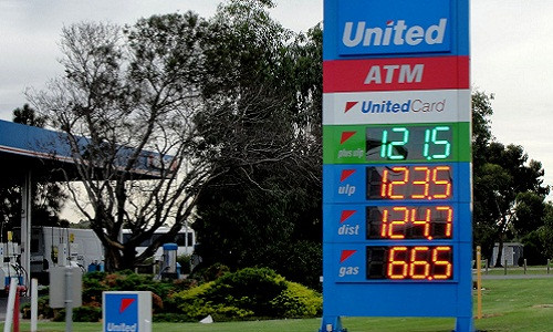 Tiếp theo là Hy Lạp và Italia với 1,91 USD/lít. Để vượt qua cuộc khủng hoảng nợ công, Chính phủ Hy Lạp đã tăng thuế xăng dầu từ năm 2009 lên mức vào hàng cao nhất ở châu Âu. Ảnh: TripleA in Adelaide.