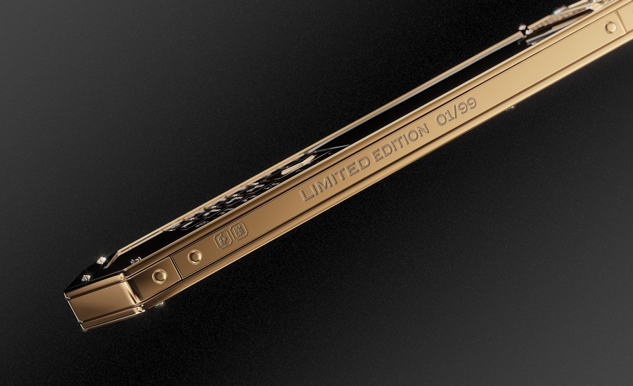 Không rõ khách hàng đại gia nào sẽ bỏ ra số tiền lớn như vậy để sở hữu chiếc điện thoại siêu sang này.