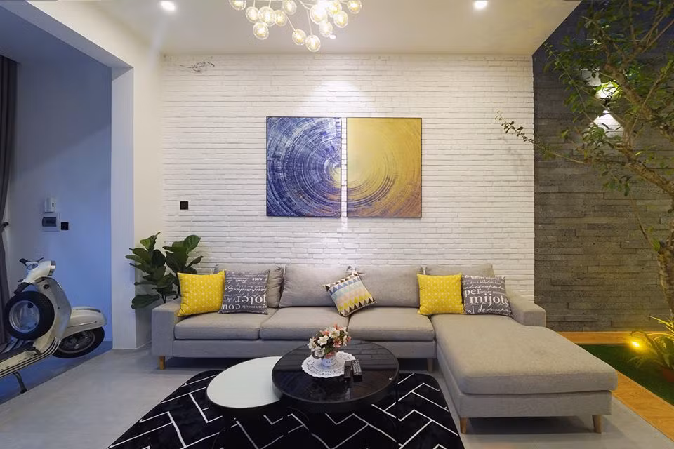 Kế đến là phòng khách với gam màu nền nã.