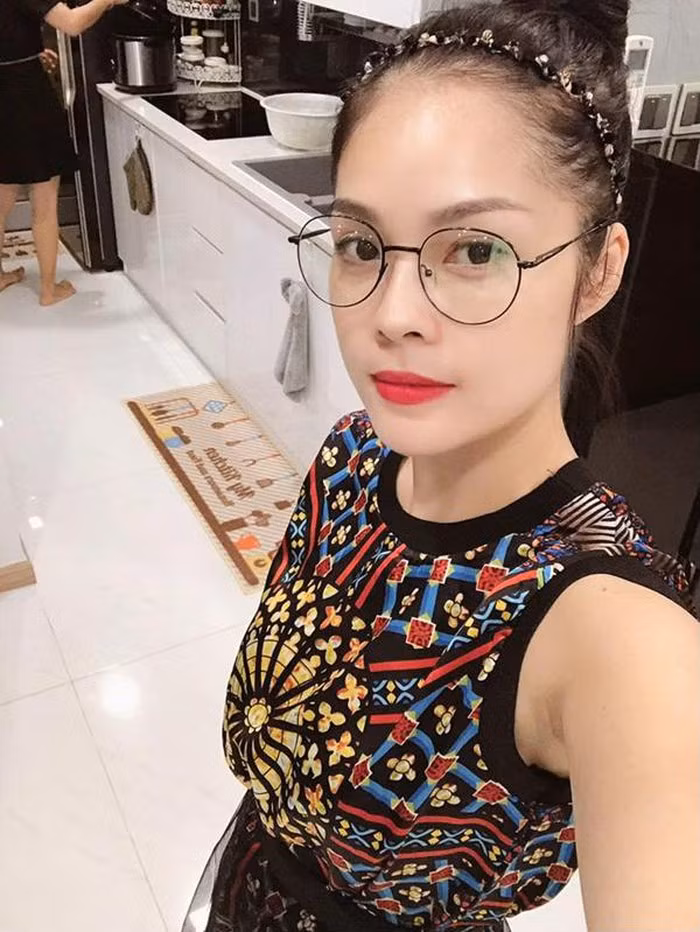 Gian bếp khá nhỏ nhưng vô cùng gọn gàng, ngăn nắp. Ảnh: Internet.