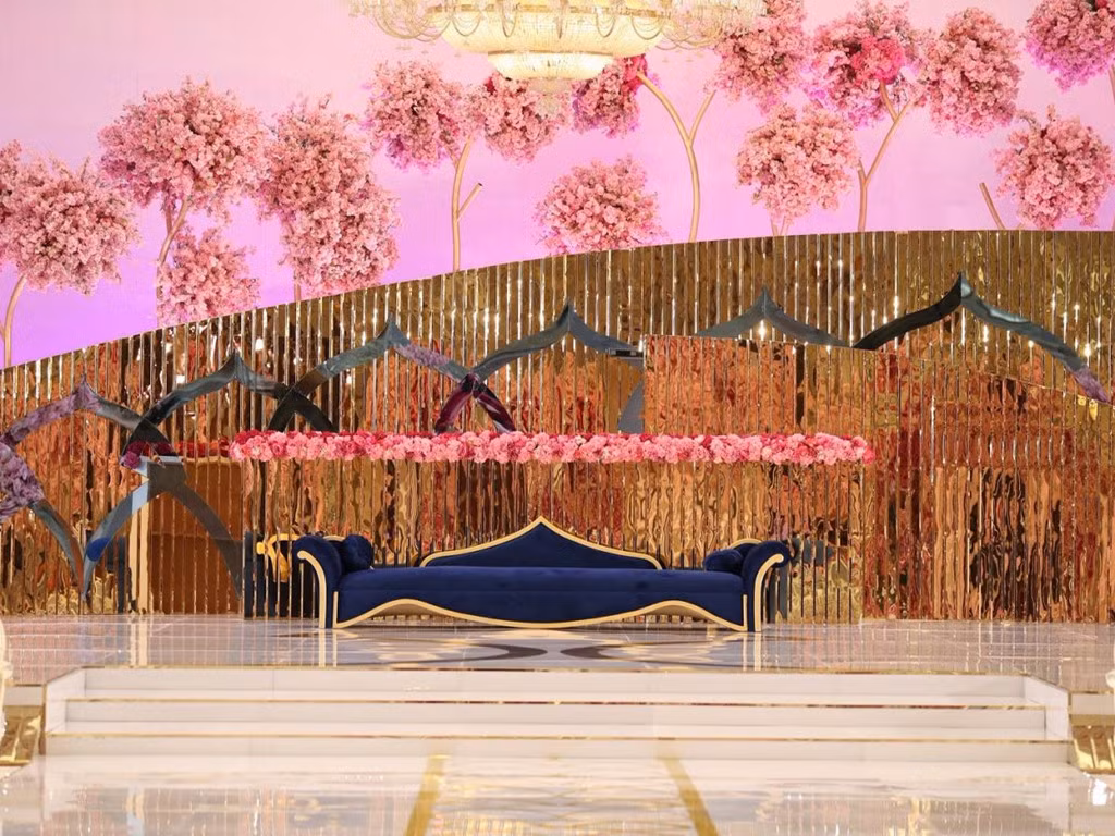 Vào đêm ngày 4/11/2017, khách nghỉ tại Ritz-Carlton bị yêu cầu thu dọn đồ đạc và rời khỏi khách sạn, Guardian cho biết.