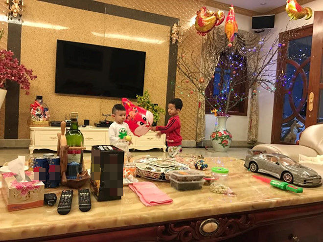 Một góc trong phòng khách Vy Oanh từng chia sẻ. Ảnh: Thethaovanhoa.