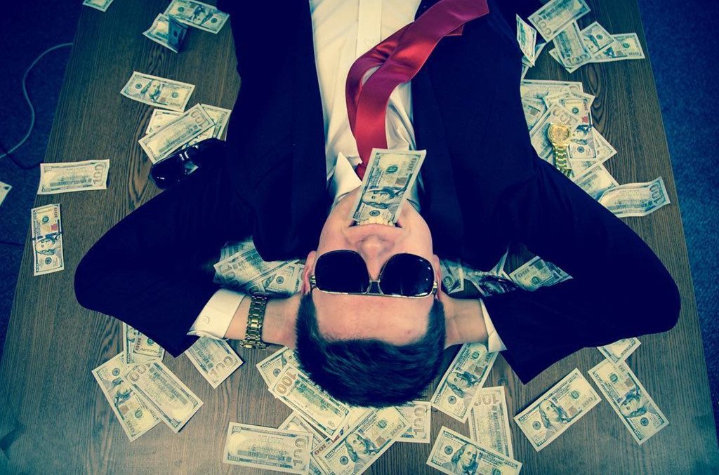 Erik Finman đầu tư tiền ảo với 1.000 USD được bà cho vào ngày sinh nhật 12 tuổi hồi năm 2011. Số tiền ảo Finman đang nắm giữ hiện trị giá khoảng 4 triệu USD.