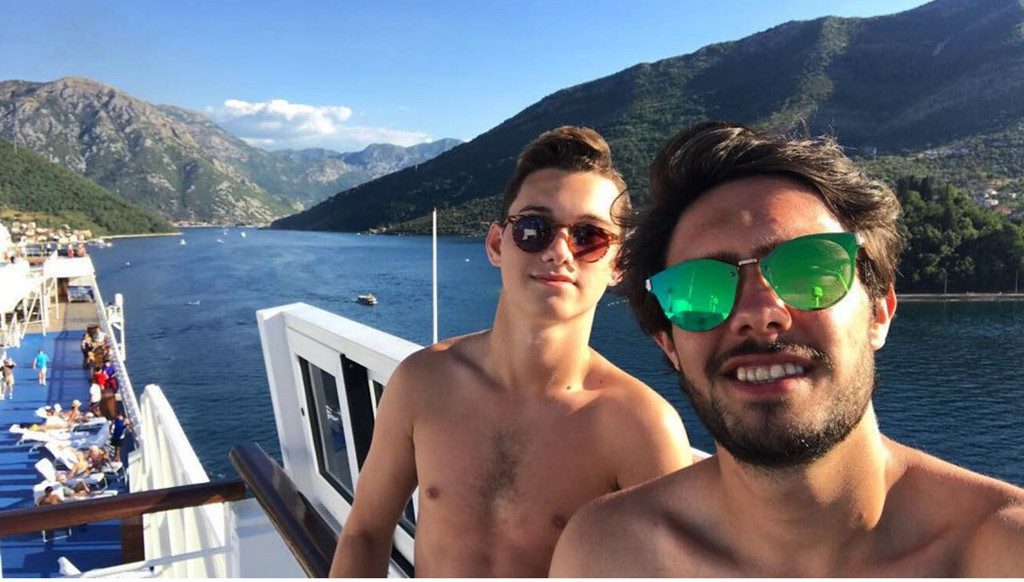 Zillan, hiện vẫn là học sinh trung học, đã thành lập công ty có tên Cryptocurrency Financial chuyên tư vấn đầu tư tiền ảo.