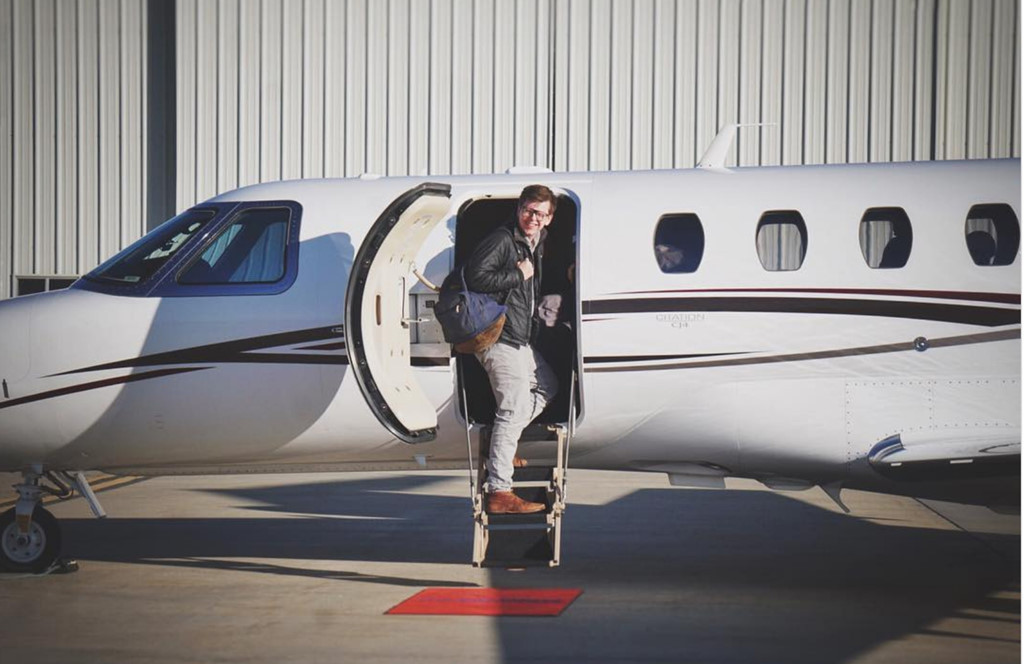 Finman đã thoả thuận với bố mẹ - những người có bằng cử nhân trường đại học Stanford - rằng nếu cậu trở thành triệu phú năm 18 tuổi thì sẽ không phải học đại học.