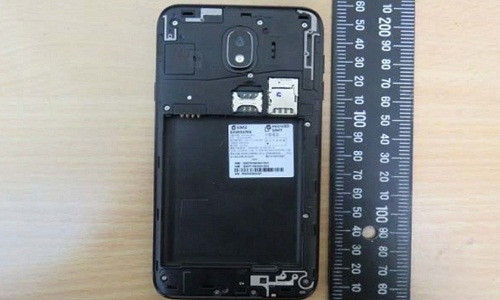 Hình ảnh được cho là Galaxy J4 2018.