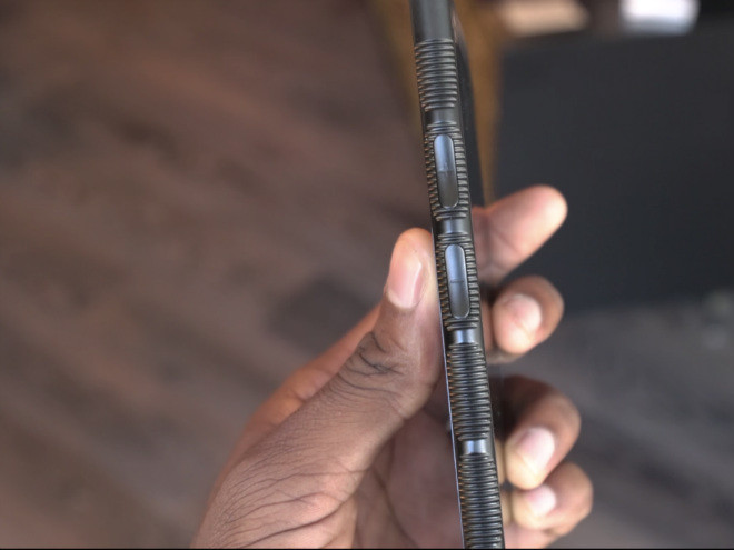 Điện thoại của RED thậm chí còn trang bị công nghệ màn hình holographic, giúp đem lại nội dung video ở chiều sâu 4V, thậm chí còn tốt hơn cả 3D.