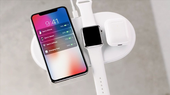 Apple iPhone X được ví như chiếc smartphone của tương lai, bởi thiết bị được trang bị những tính năng tiên tiến như: Thiết kế màn hình tai thỏ tràn viền, hỗ trợ công nghệ sạc không dây, bảo mật khuôn mặt Face ID an toàn hơn gấp nhiều lần so với cảm biến vân tay truyền thống …