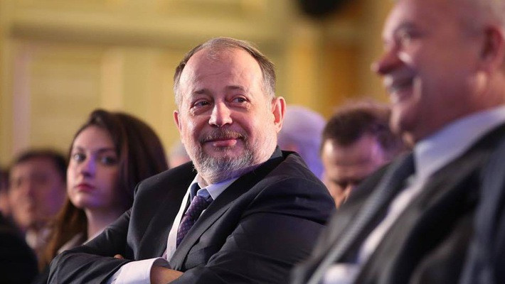 Ngày 4/6, giá cổ phiếu công ty thép Novolipetsk PJSC tăng 3,5%, đưa tài sản tỷ phú Vladimir Lisin lên 20,19 tỷ USD và trở thành người giàu nhất nước Nga. Ảnh: Bloomberg.