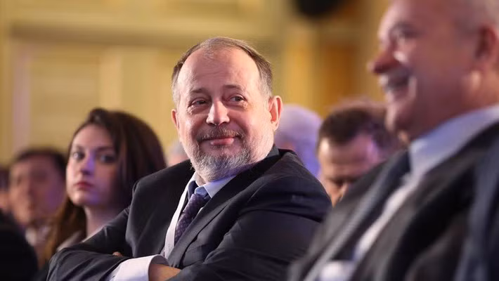 Ngày 4/6, giá cổ phiếu công ty thép Novolipetsk PJSC tăng 3,5%, đưa tài sản tỷ phú Vladimir Lisin lên 20,19 tỷ USD và trở thành người giàu nhất nước Nga. Ảnh: Bloomberg.