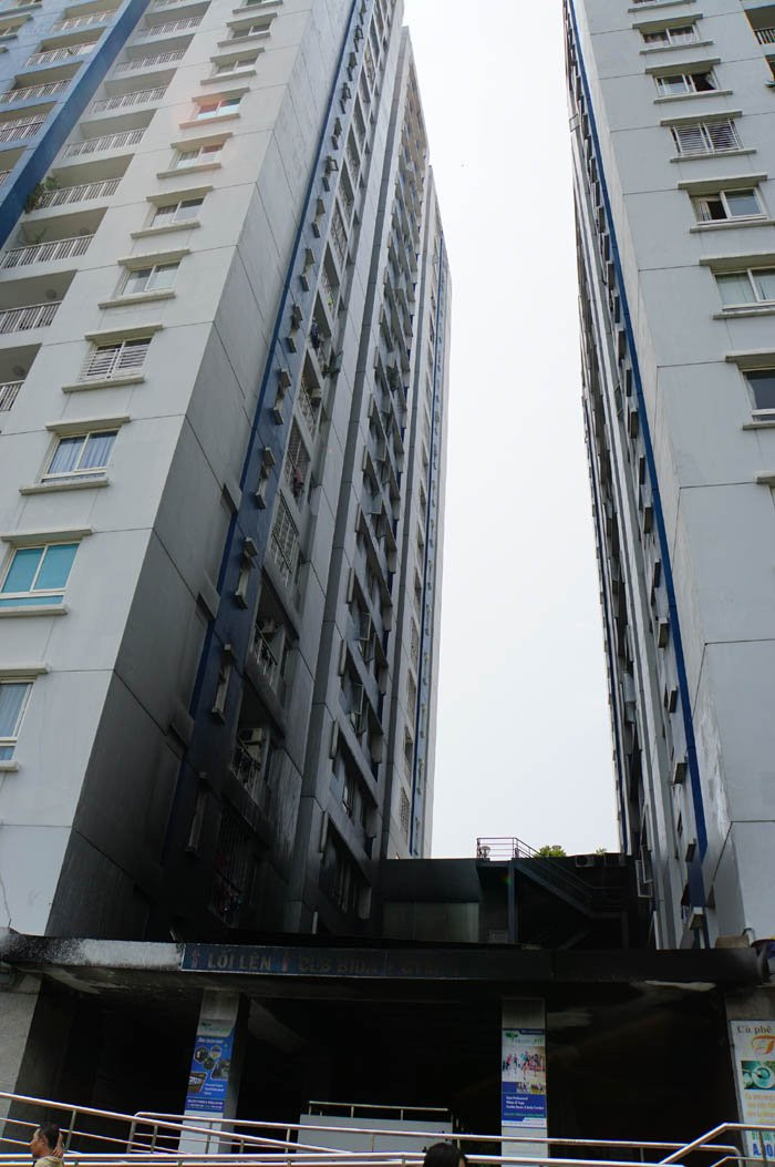 Vụ cháy gây thiệt hại nặng về tài sản với 13 ô tô, 150 xe máy bị cháy