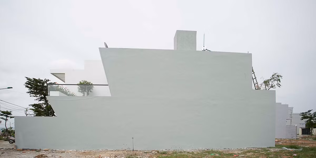 Các tầng được thiết kế không khác bậc thang.