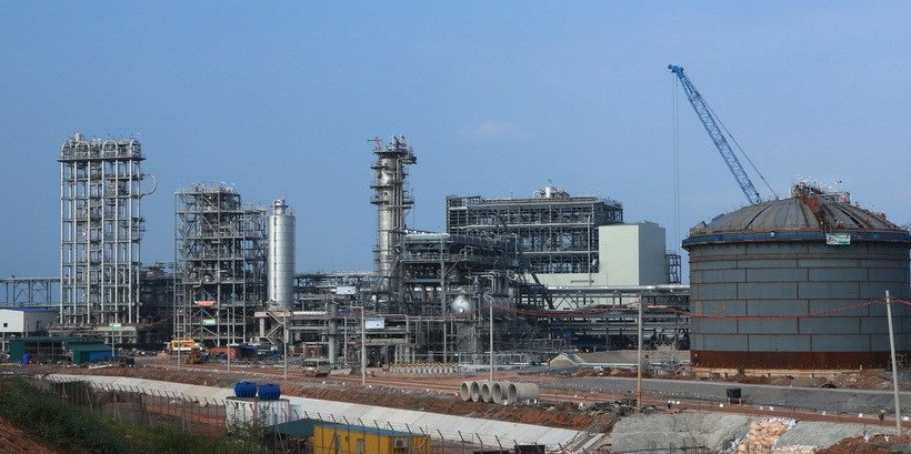 Nhà máy Lọc hóa dầu Nghi Sơn cung cấp các sản phẩm khí hóa lỏng LPG, xăng (RON 92, 95), dầu Diesel (cao cấp, thường), dầu hỏa/nhiên liệu phản lực, nhựa Polypropylene, Para-xylene, Benzene và lưu huỳnh. Ảnh: TTXVN.