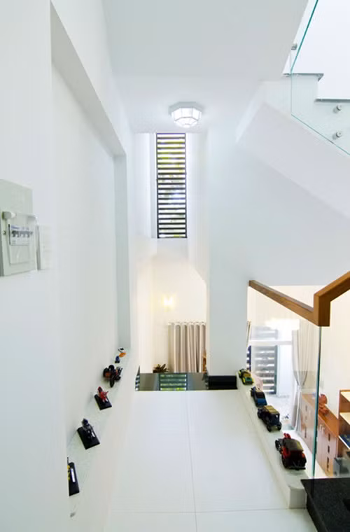 Khoảng nắng tạo điểm nhấn dễ thương cho ngôi nhà phố.