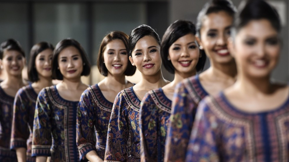 Sau khi sinh con, muốn tái nhập đội ngũ Singapore Girl, các cô gái phải kinh qua một cuộc khảo sát khác. Nguồn ảnh: Traveller.