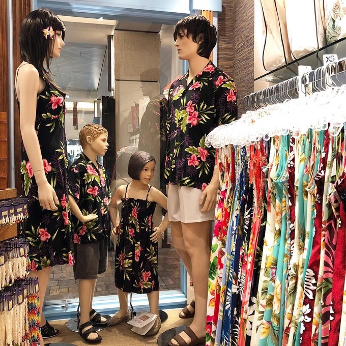 Gần 50 cửa hàng chỉ ở Ala Moana mới có.