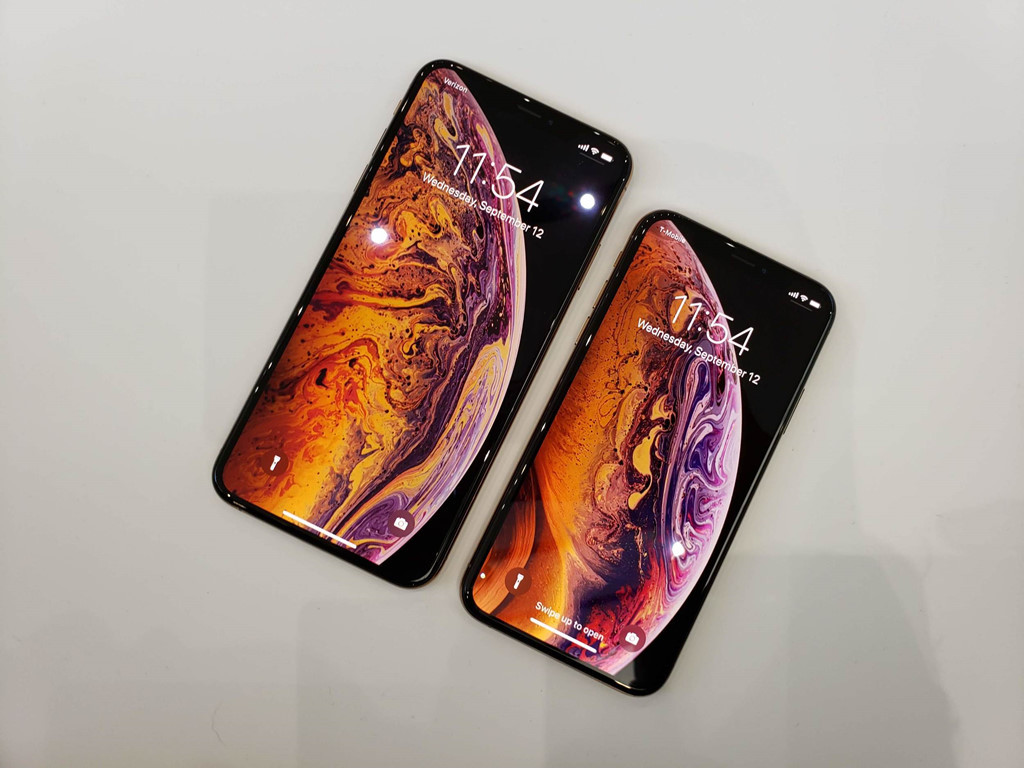 Nếu như iPhone Xs có màn hình bằng với iPhone X thì iPhone Xs Max được Apple tăng lên thành 6,5 inch. So với iPhone thế hệ đầu tiên, kích cỡ màn hình của iPhone Xs Max đã tăng gần gấp đôi.