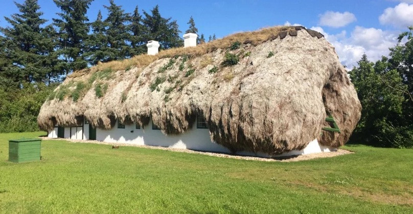 Rong biển và gỗ được ngâm tẩm trong nước mặn nên ngôi nhà gần như không thay đổi gì sau hơn 200 năm.