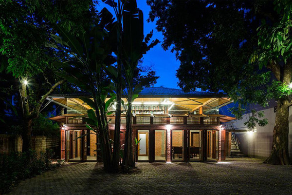 Là kiến trúc điển hình ở Việt Nam, nhà vườn kiểu truyền thống mang vẻ đẹp mộc mạc, phù hợp với những gia đình có lối sống dung dị, gần gũi thiên nhiên. Ảnh: Tintucnhadep.