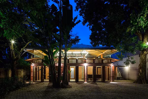 Là kiến trúc điển hình ở Việt Nam, nhà vườn kiểu truyền thống mang vẻ đẹp mộc mạc, phù hợp với những gia đình có lối sống dung dị, gần gũi thiên nhiên. Ảnh: Tintucnhadep.