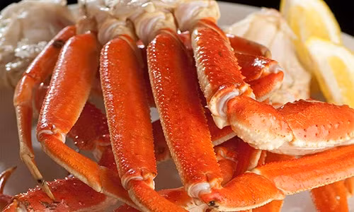 Cua tuyết có phần chân dài, to, là phần ngon nhất trong cả con cua. Vì vậy, sản phẩn bán chủ yếu là chân cua tuyết. Ảnh: Hieuhaisan.