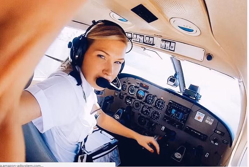 Trở thành phi công từ khi 19 tuổi, Michelle Gooris (Amsterdam, Hà Lan) có cơ hội đặt chân đến nhiều vùng đất nổi tiếng trên thế giới. Ảnh: Instagram.