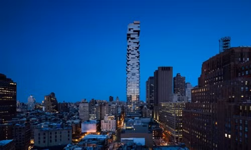 Tọa lạc ở 56 Leonard, đây là tòa nhà cao tầng nhất khu vực và được hoàn thành vào năm 2015. Tòa nhà này cao tới 250 m, với 57 tầng. Tỷ lệ giữa chiều ngang và chiều cao của tòa nhà này là 1:10. Tòa nhà bao gồm 145 căn hộ.