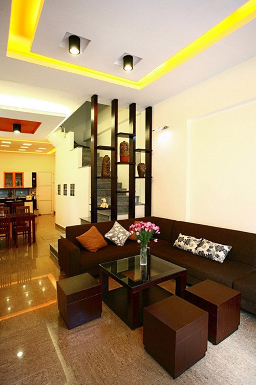 Do hạn hẹp về kinh tế nên hầu hết nội thất trong ngôi nhà phố đều đơn giản.