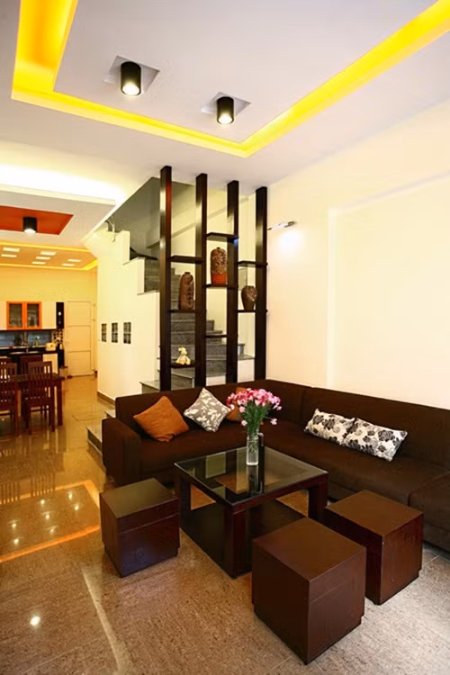 Do hạn hẹp về kinh tế nên hầu hết nội thất trong ngôi nhà phố đều đơn giản.