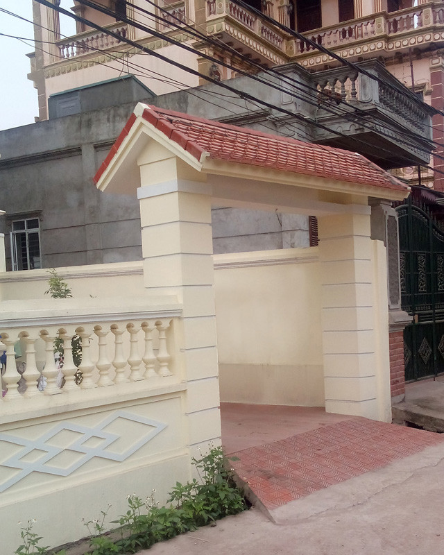 Ngói mũi hài phổ biến hơn cả vì màu ngói đỏ tươi, hình dáng ngói có mũi vểnh lên đẹp mắt. Ảnh: Tvxd.