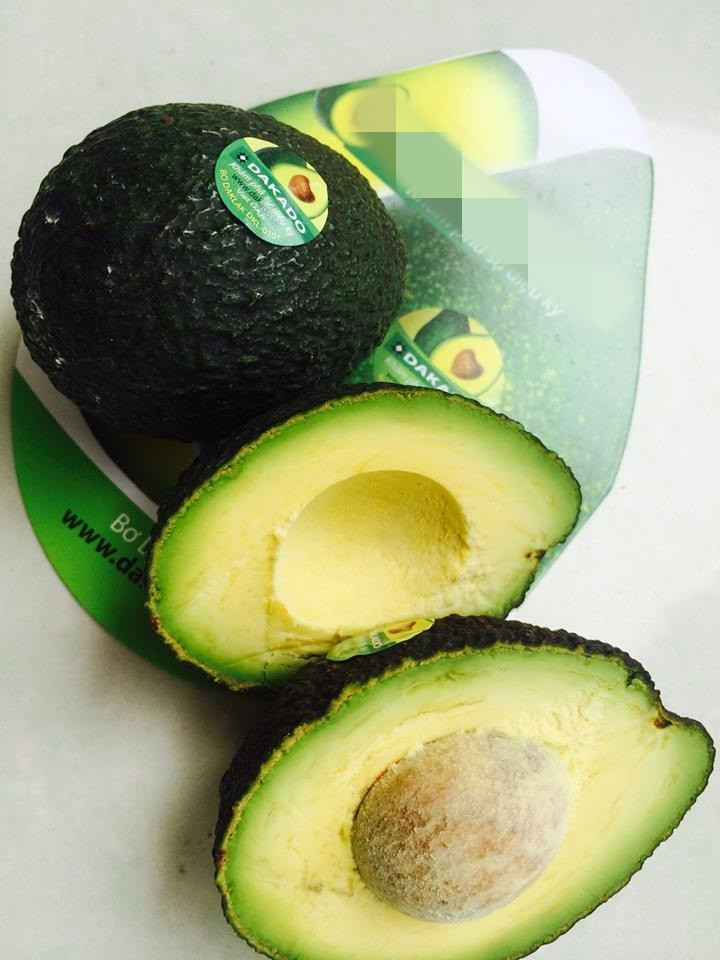 Khi ăn, thịt bơ béo ngậy. Ảnh: DAKADO.