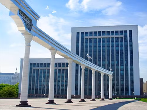 Đứng thứ 2 trong danh sách tòa nhà cao nhất Uzbekistan là tòa nhà quân đội Ministry Building tại thành phố Tashkent. Ảnh: Dreamstime.