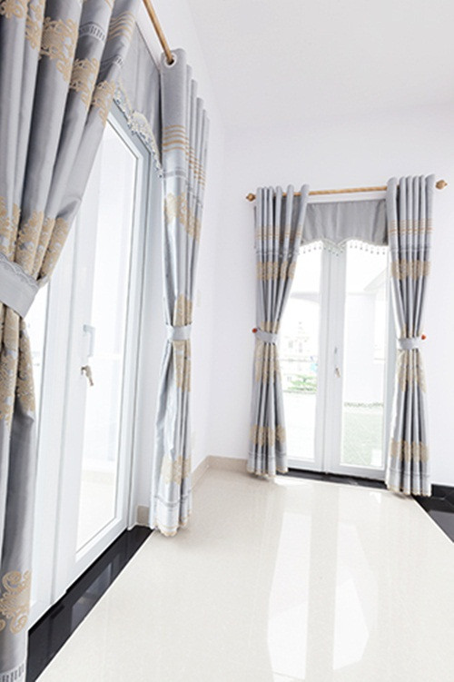 Ánh sáng len lỏi mọi góc cũng là điểm cộng của căn biệt thự 4 tầng.