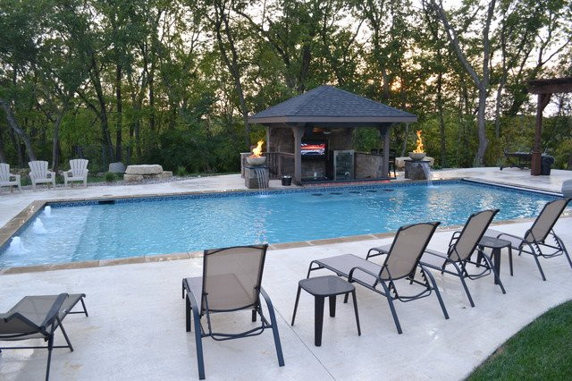 Chang trai run ray truoc loi de nghi tri gia 5.000 do tai biet thu vuon-Hinh-2