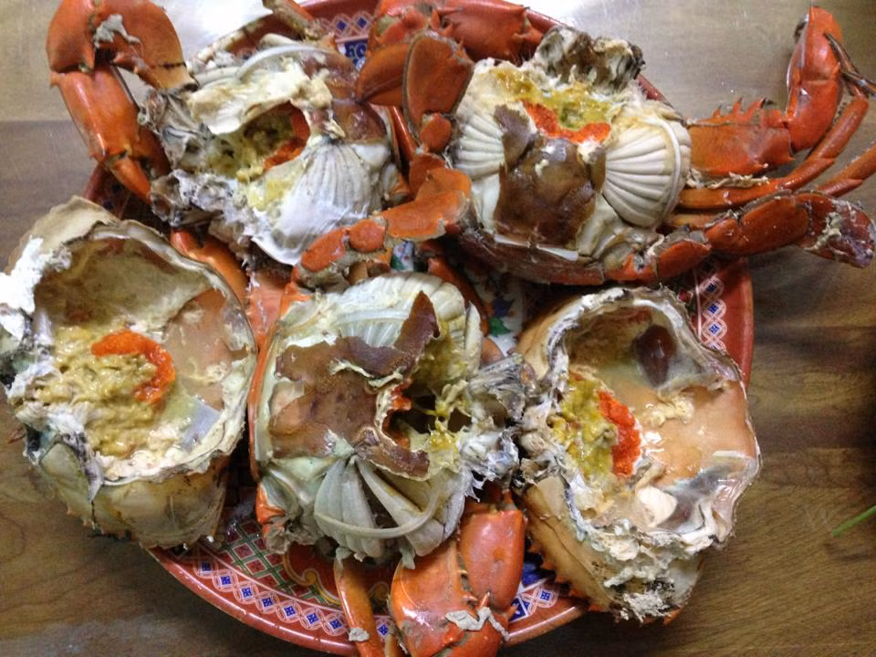 Do sống trong môi trường nước mặn cao quanh năm nên thịt cua gạch son Cà Mau ngon và chắc hơn. Ảnh: I.T.