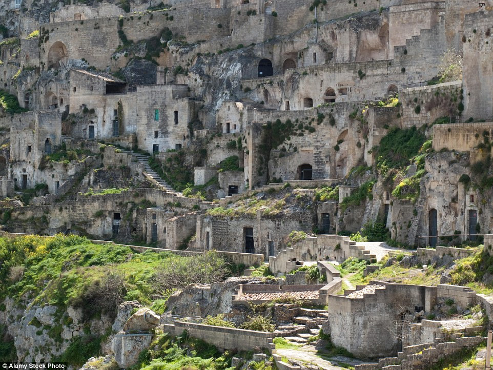 Mỗi ngôi nhà đều có hệ thống thoát nước riêng.