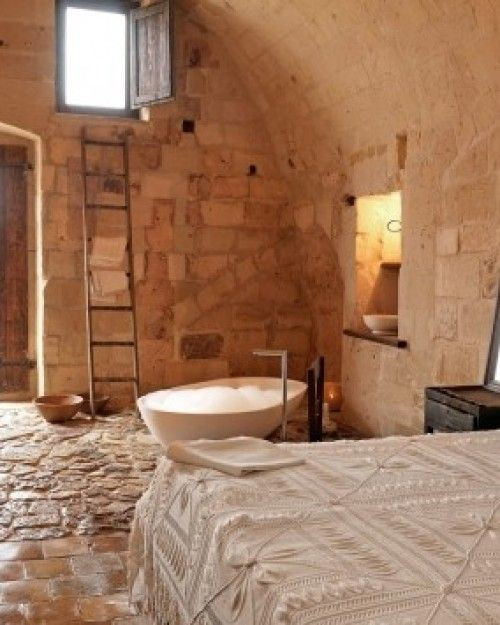 Nhiêu ngôi nhà được chính quyền Italia quy hoạch thành nhà hàng, khách sạn phục vụ du lịch.