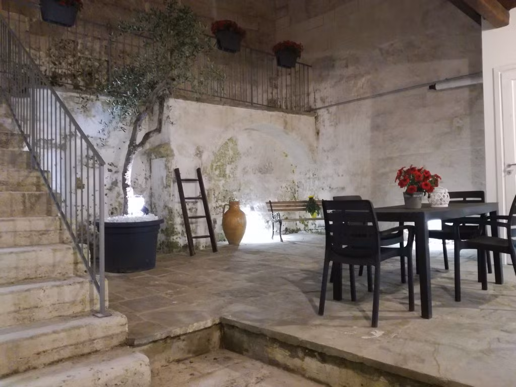 Tuy nhiên, những nét kiến trúc cổ vẫn được giữ nguyên.