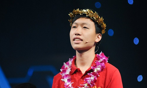 Nam sinh Huế được mệnh danh là “Quán quân mặt lạnh” do luôn giữ thái độ điềm tĩnh, ít cười. Cậu biết đọc từ năm 4 tuổi, viết chữ đẹp và gấp giấy Origami rất khéo. Ảnh: Việt Hùng.Vượt chướng ngại vật giỏi nhất