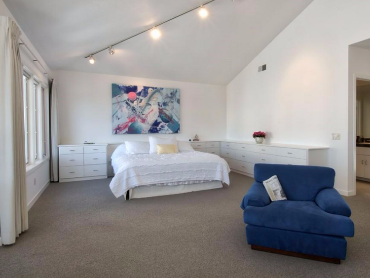 Nhà xây năm 1936 và Warren Buffett đã sửa lại nhiều lần.