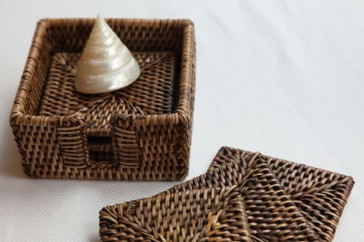 Với đặc điểm tiết kiệm và sáng tạo, những hộp lưu trữ thủ công ngày càng được chị em tin dùng trong các vị trí nhỏ để trang trí phòng khách, bếp hay phòng ngủ.